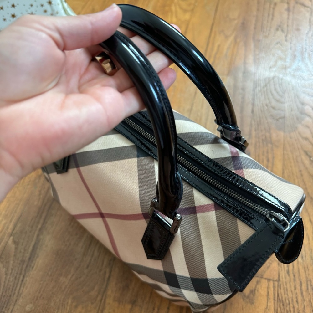 BURBERRY Supernova Check Patent Small Chester Bowling Bag Black - Picture 9 of 15